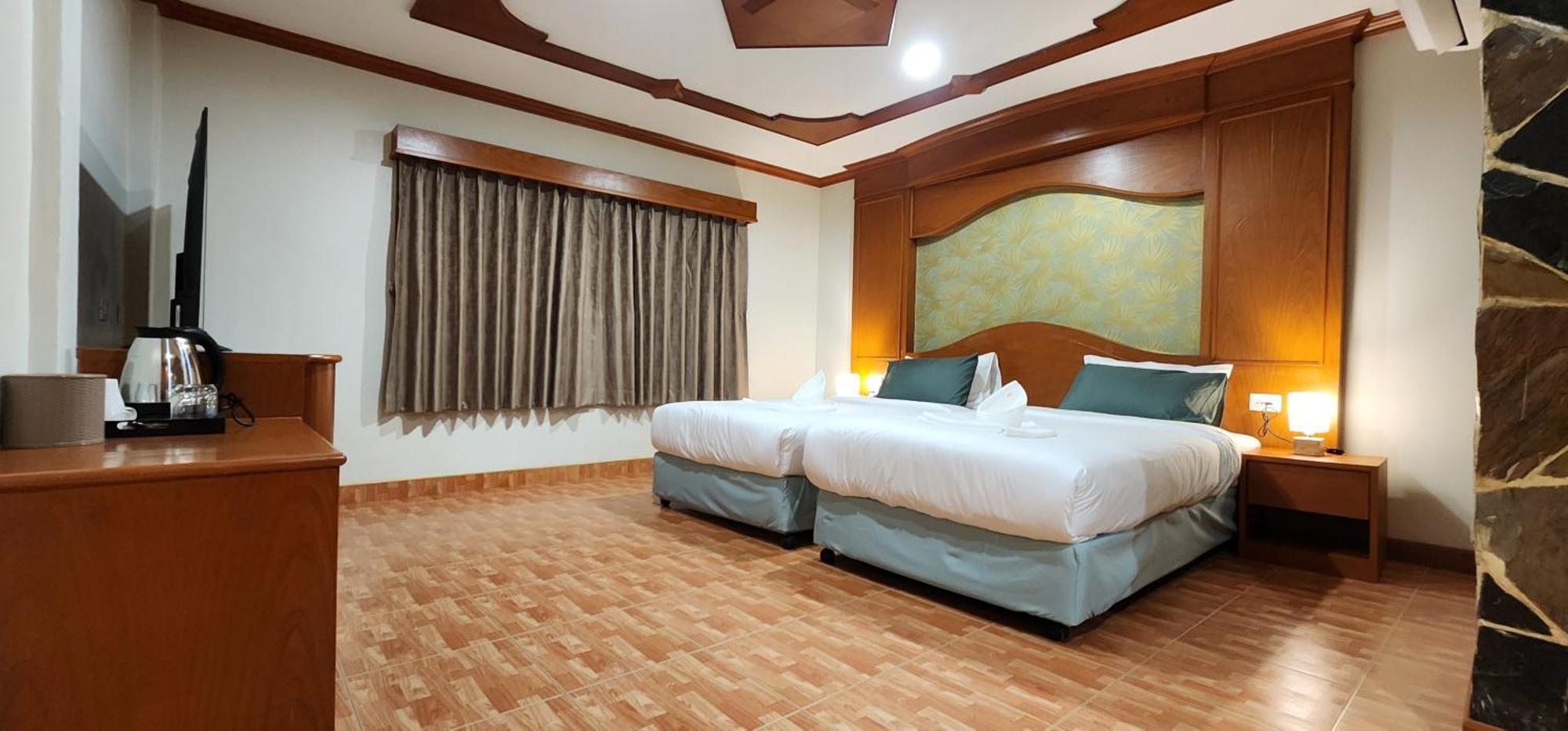Arya Suites Patong Beach Extérieur photo