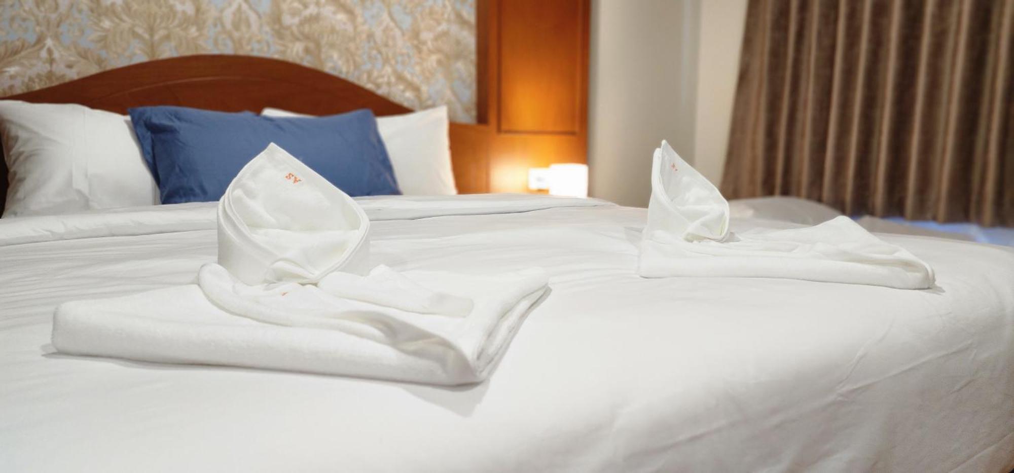 Arya Suites Patong Beach Extérieur photo