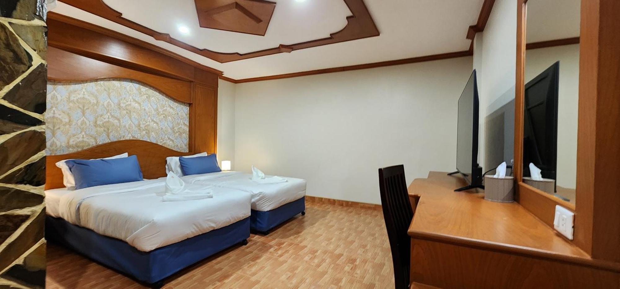 Arya Suites Patong Beach Extérieur photo